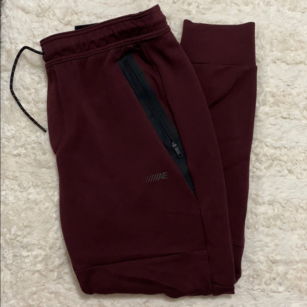 American Eagle Maroon Jogger